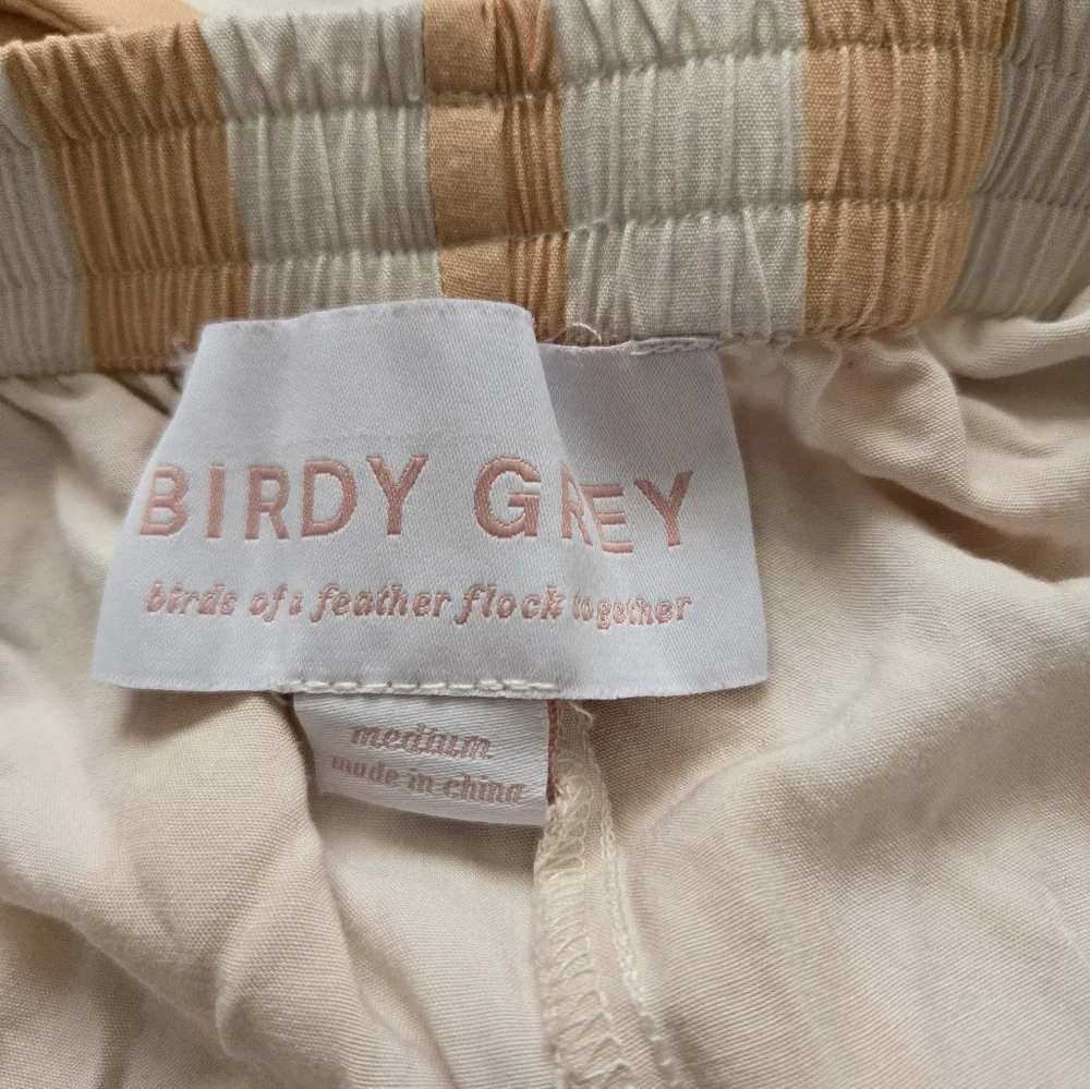 Peach and White Striped Short Pajama Set Size Medium - Picture 16 of 17